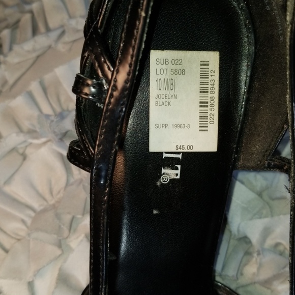 Black cut-out pumps new with tags size 10 - Picture 3 of 5